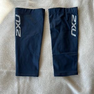 2XU calf compression sleeves for running, triathlon.